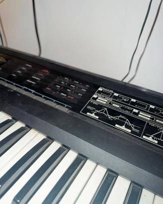 Roland D 50 + 4 CARD SYNTH
