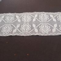 centrotavola a mano ad uncinetto