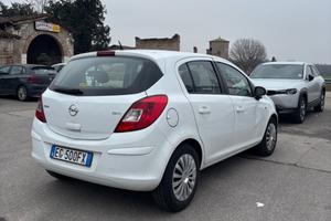 Opel corsa D anno 2011