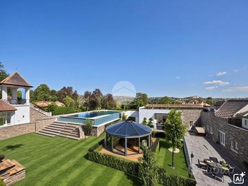 VILLA SINGOLA A GIUGLIANO IN CAMPANIA