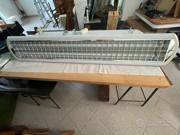 3 lampade a sospensione con neon inseriti