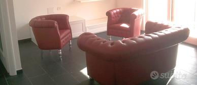 Chesterfiled: Divano 2 posti e 2 poltorne