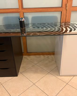 Scrivania ikea vetro