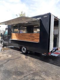 Autonegozio paninoteca ambulante food truck