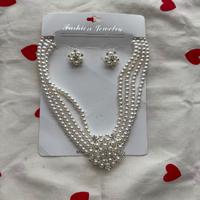 Parure di gioielli perle e strass