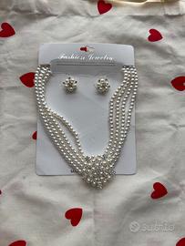 Parure di gioielli perle e strass
