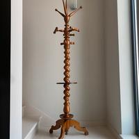 Appendiabiti in legno