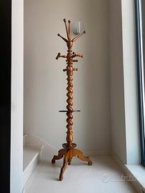 Appendiabiti in legno