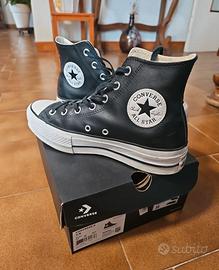 Converse All Star nere in pelle