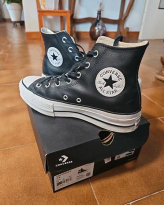 Converse All Star nere in pelle