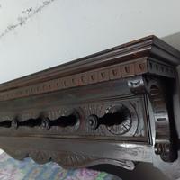 Appendiabiti  con cassapanca. 