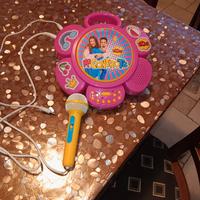Karaoke dei Me contro te e gioco stella a tasti