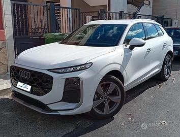 Audi Q3 TFSI 110 kW S tronic Line edition