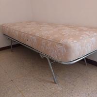 Letto singolo con materasso