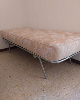 Letto singolo con materasso