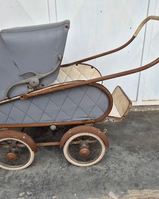 carrozzina d'epoca 
