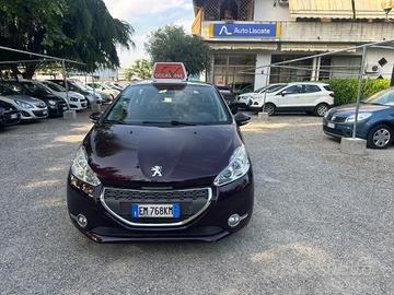 Peugeot 208 1.4 HDi 68 CV 5 porte Allure