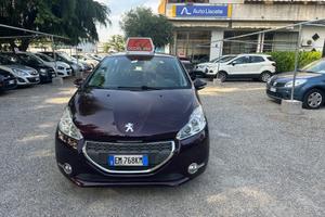 Peugeot 208 1.4 HDi 68 CV 5 porte Allure