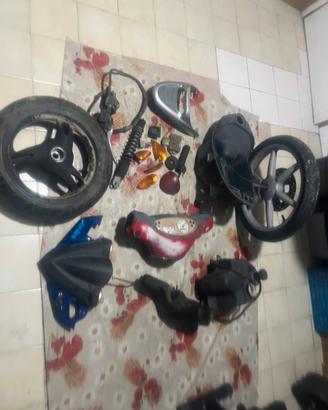 Pezzi F12r e Liberty Piaggio