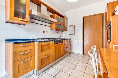 Cucina Snaidero completa, ciliegio e quarzite blu