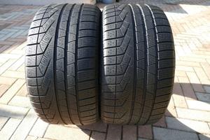 2 gomme invernali Pirelli 295\30\19 al 90%