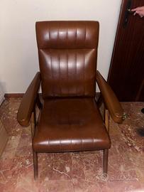 Poltrona vintage anni ’60/’70 in pelle marrone