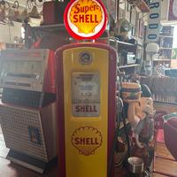 Pompa di benzina anni 50 SHELL resraurata