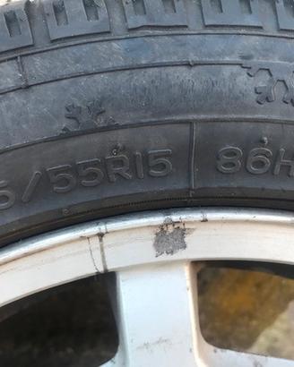 Gomme auto