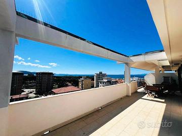 Attico di ampia superficie con terrazza e stupe...