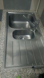 Lavello -scrivania-mobile tv- rete letto Lavatrice