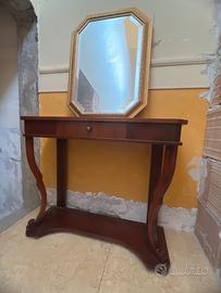 Consolle in legno con specchio