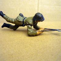 LINEOL Mass Fig. "Soldier with Wire-Pliers" 1930