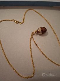 Catenina con ciondolo Fabergé. 