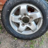 Ruota e cerchio 15C in lega x fuoristrada
