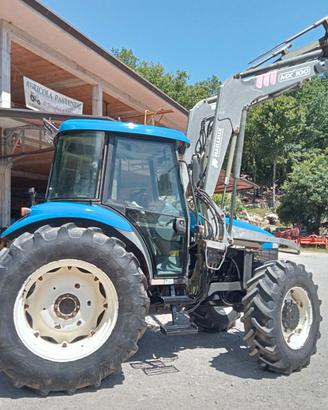 Trattore Gommato New Holland TD 85