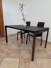 Tavolo vetro satinato nero 6-8 posti