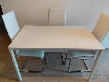 Tavolo cucina con sedie