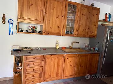 Cucina rustica in pino