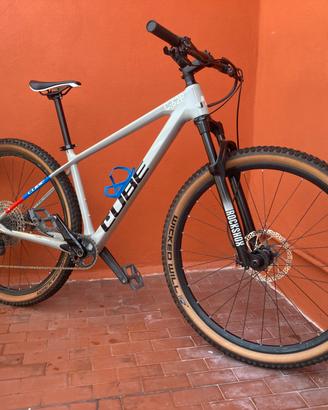 Bici Mountain Bike Donna Ragazzo Cube Pro c:62