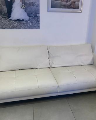 Divano moderno