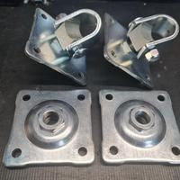 coppia cardini regolabili con piastre per cancelli