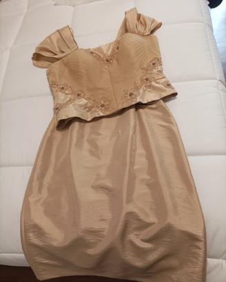 Abito colore oro