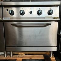 Cucina con forno