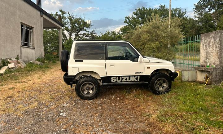 Suzuki vitara jlx