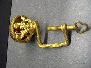 Puntaspilli da tavolo antico, puntaspilli Liberty