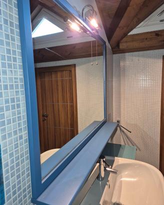 Mobile bagno con specchio