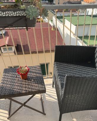 Set tavolino e due poltroncine rattan per esterno
