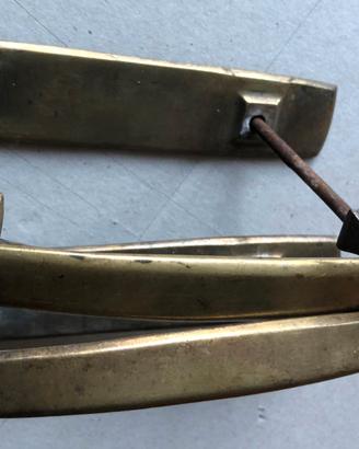 Maniglie in ottone per porte d’epoca