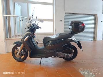 Aprilia Scarabeo 300 - 2010