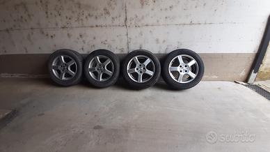 Pneumatici su cerchi in lega KHUMO 185/65R15 88T  